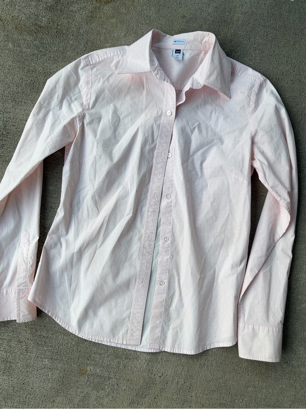 Vintage 90s Gap mini polka dot baby pink button down long sleeve dress shirt top